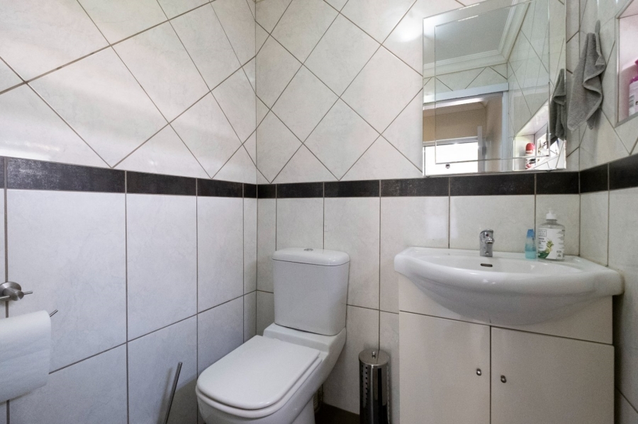 5 Bedroom Property for Sale in Fishers Hill Gauteng