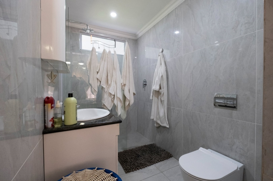 5 Bedroom Property for Sale in Fishers Hill Gauteng