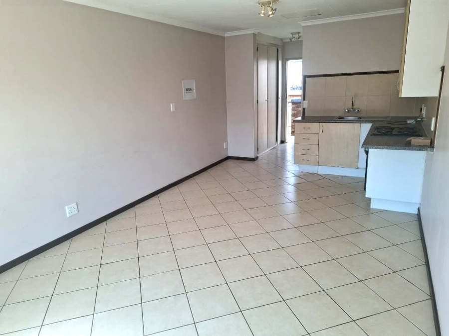 To Let 1 Bedroom Property for Rent in Karenpark Gauteng
