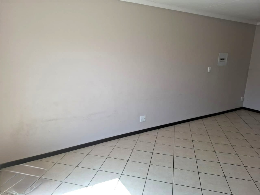 To Let 1 Bedroom Property for Rent in Karenpark Gauteng
