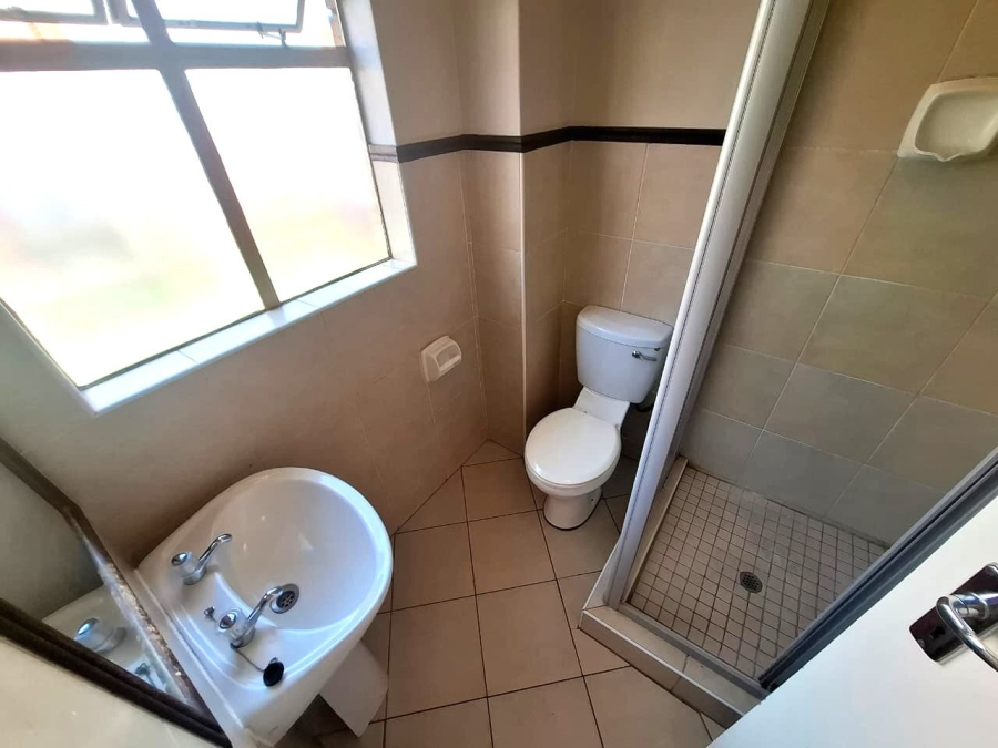 To Let 1 Bedroom Property for Rent in Karenpark Gauteng