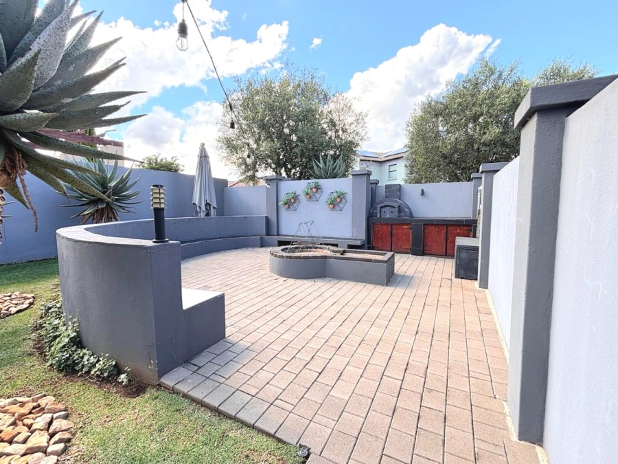 Commercial Property for Sale in Midstream Estate Gauteng