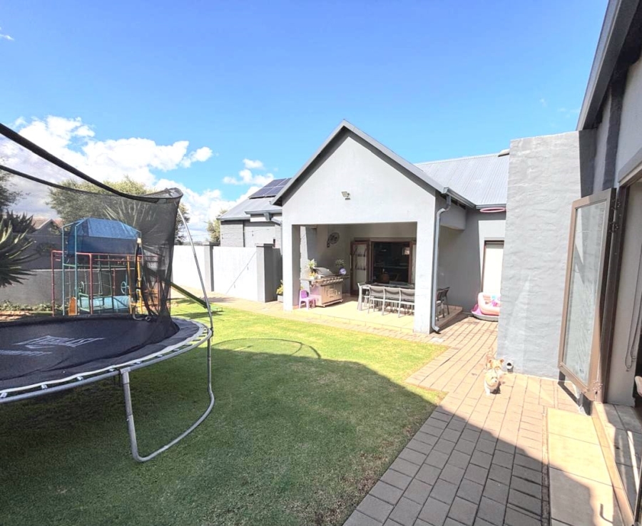 Commercial Property for Sale in Midstream Estate Gauteng