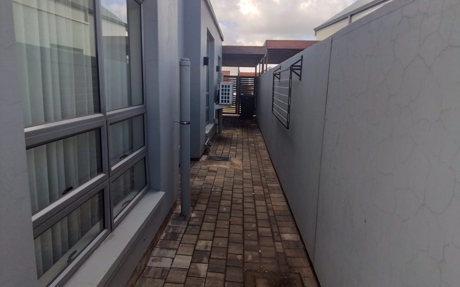 To Let 3 Bedroom Property for Rent in Serengeti Lifestyle Estate Gauteng