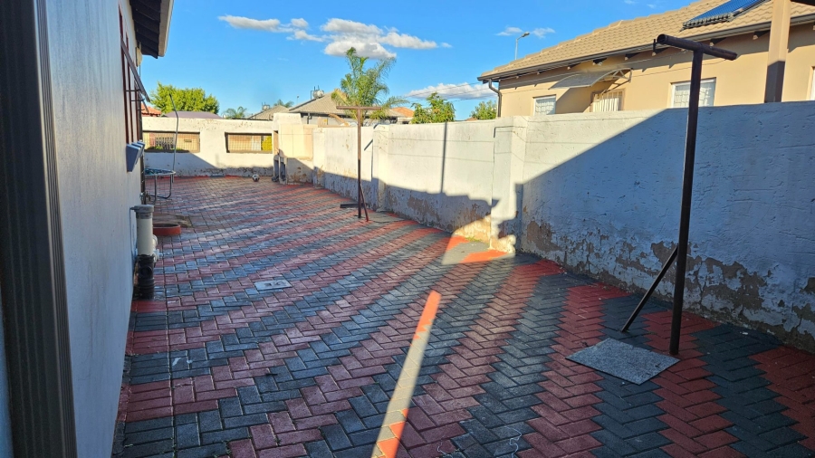 To Let 3 Bedroom Property for Rent in The Orchards Gauteng
