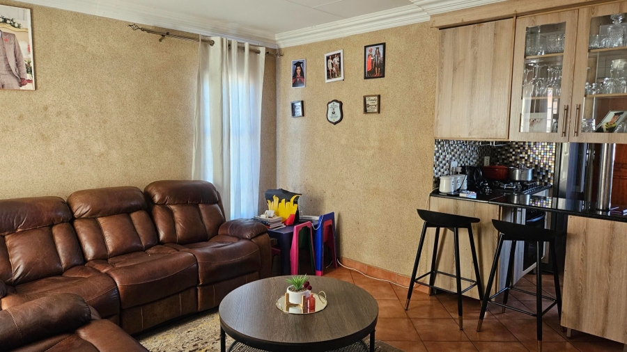 To Let 3 Bedroom Property for Rent in The Orchards Gauteng