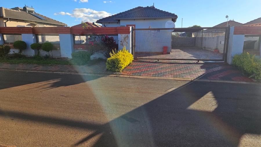 To Let 3 Bedroom Property for Rent in The Orchards Gauteng