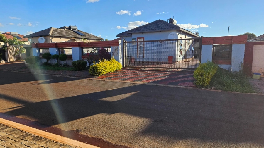 To Let 3 Bedroom Property for Rent in The Orchards Gauteng