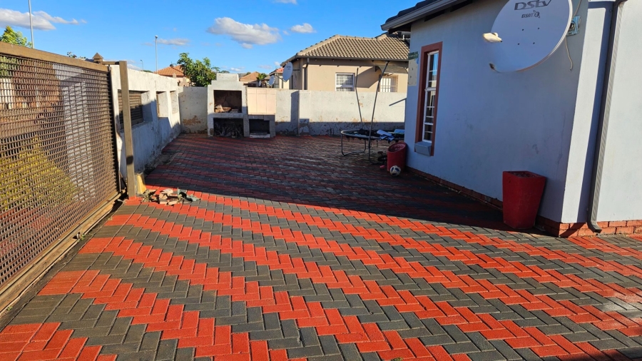 To Let 3 Bedroom Property for Rent in The Orchards Gauteng