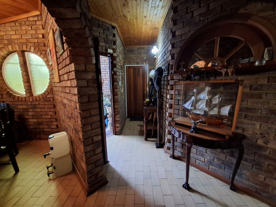 4 Bedroom Property for Sale in Rooihuiskraal North Gauteng