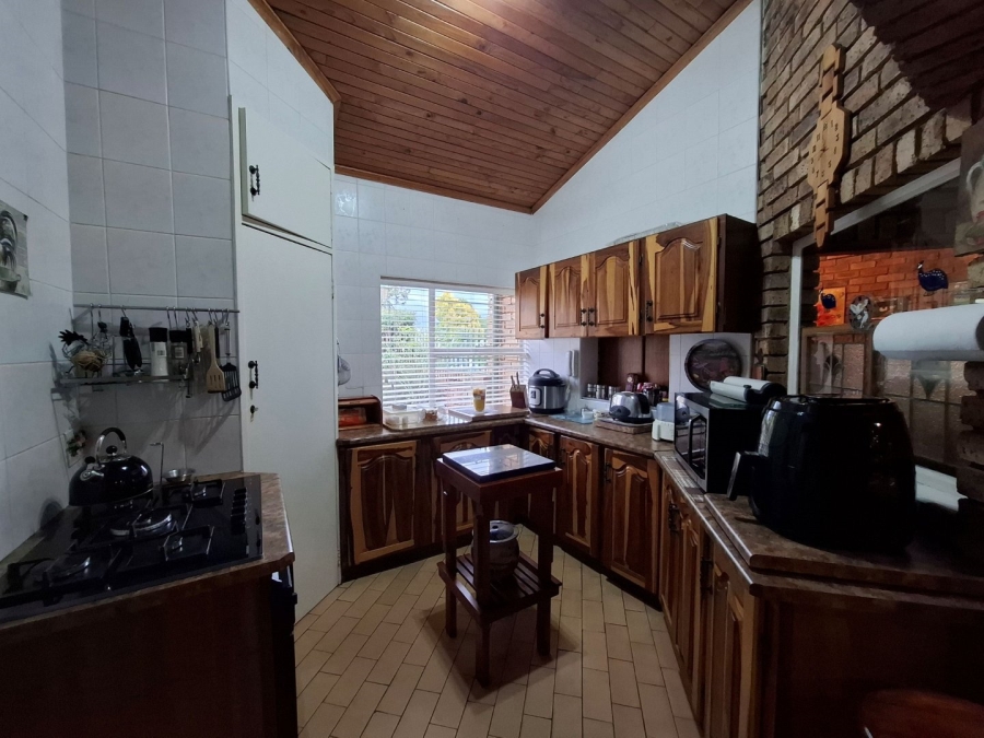 4 Bedroom Property for Sale in Rooihuiskraal North Gauteng