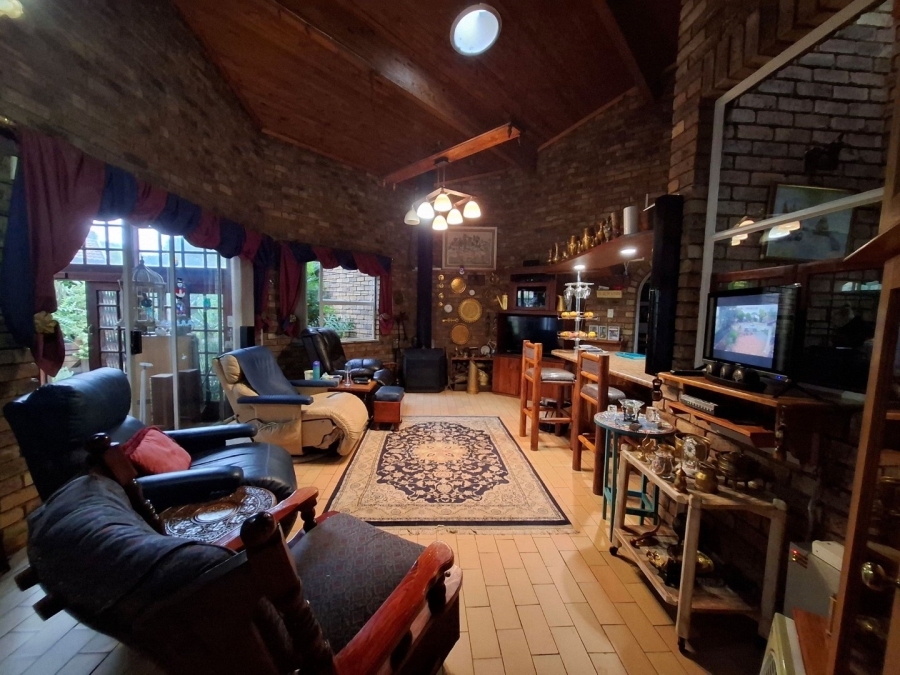 4 Bedroom Property for Sale in Rooihuiskraal North Gauteng