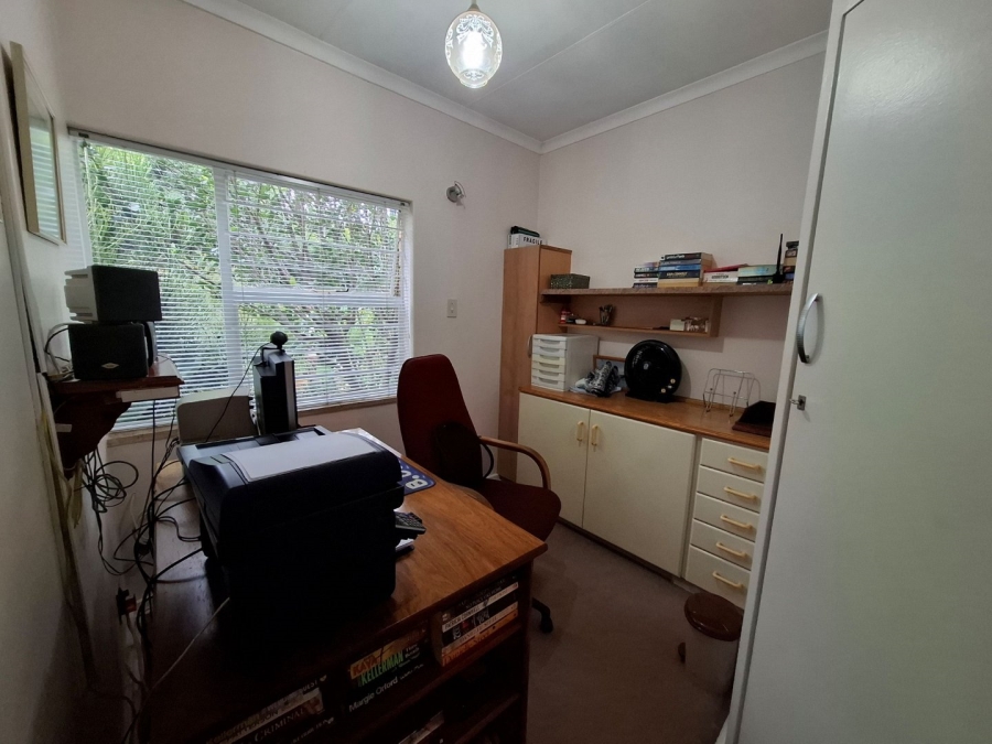 4 Bedroom Property for Sale in Rooihuiskraal North Gauteng