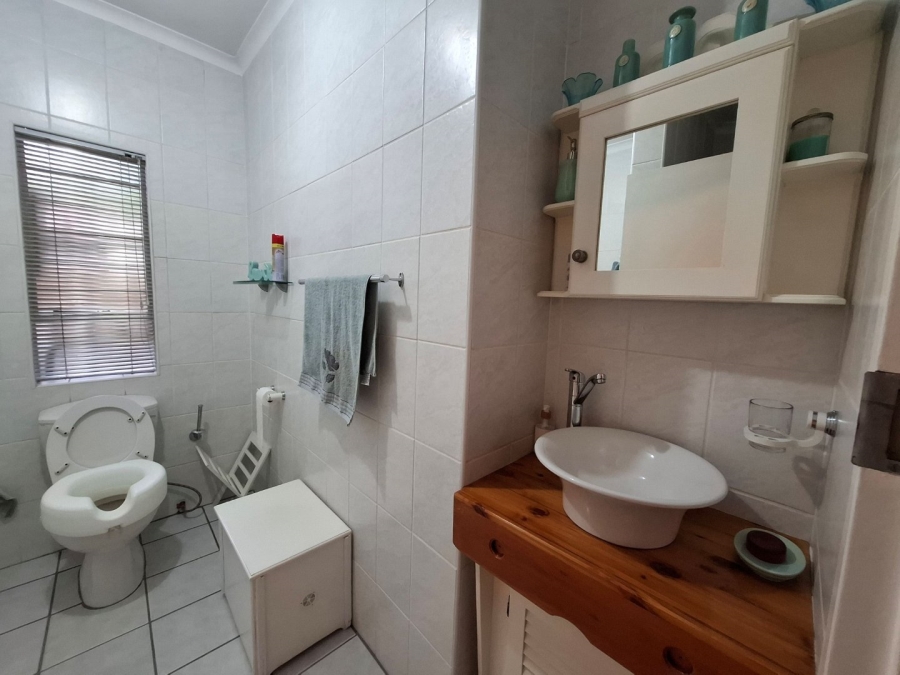 4 Bedroom Property for Sale in Rooihuiskraal North Gauteng