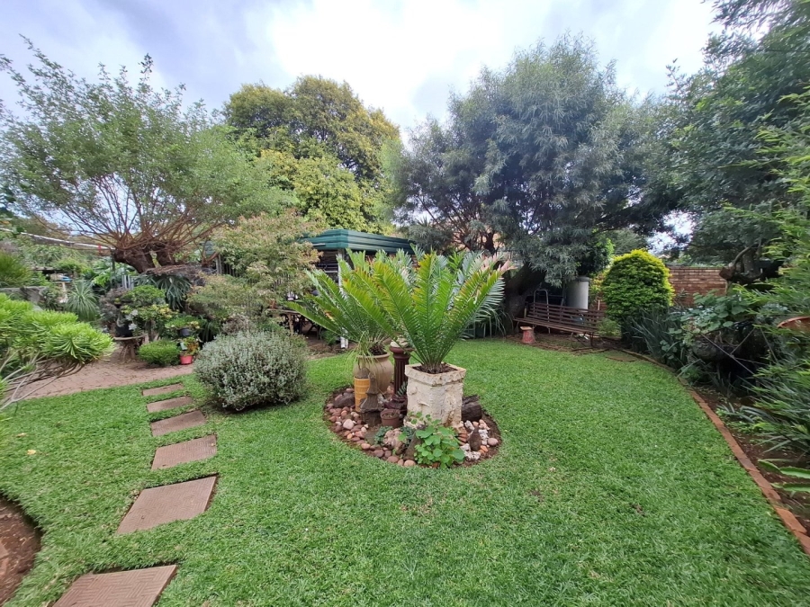 4 Bedroom Property for Sale in Rooihuiskraal North Gauteng