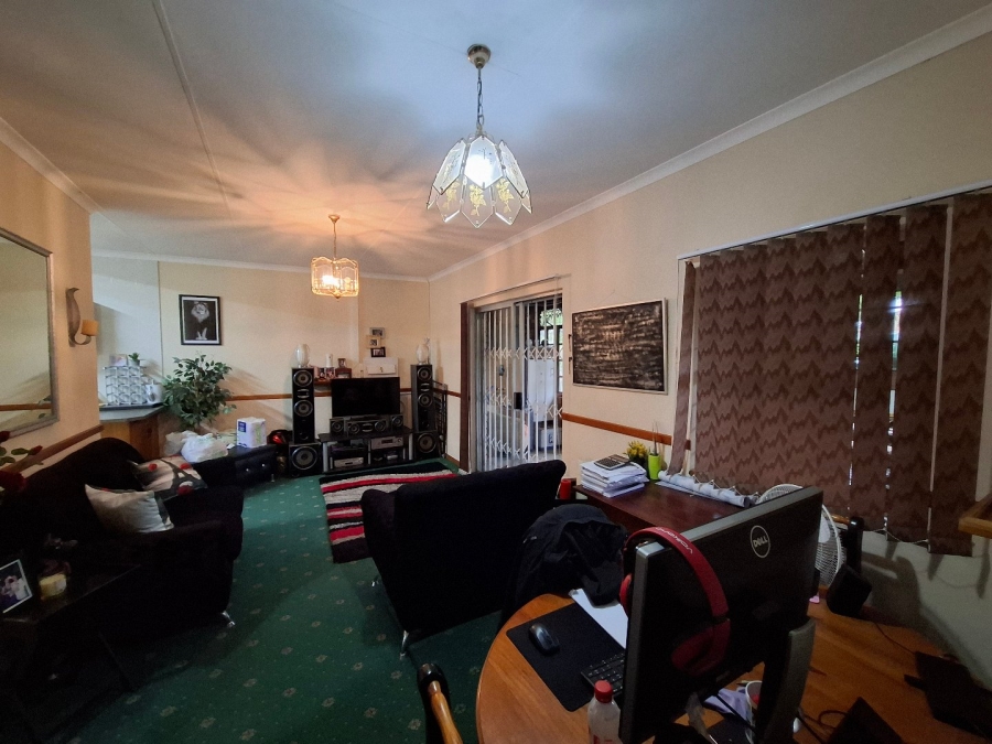 4 Bedroom Property for Sale in Rooihuiskraal North Gauteng
