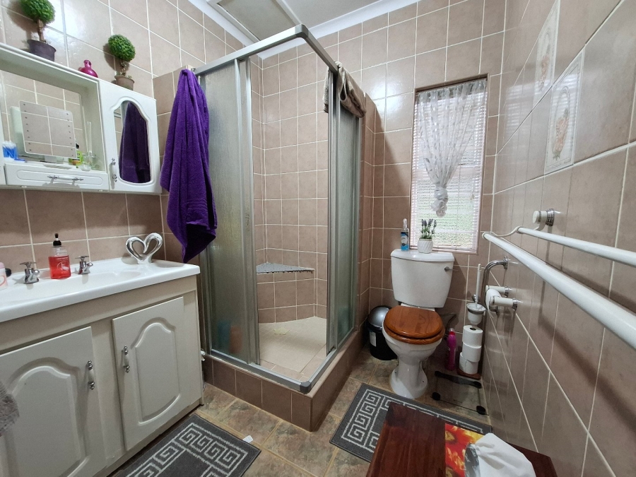 4 Bedroom Property for Sale in Rooihuiskraal North Gauteng