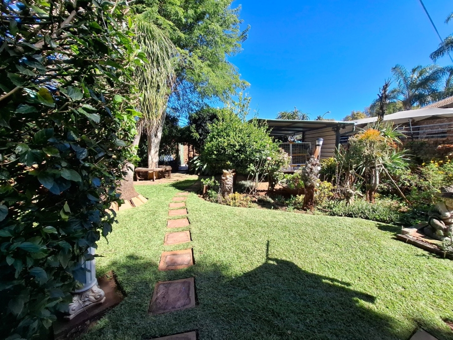 4 Bedroom Property for Sale in Rooihuiskraal North Gauteng