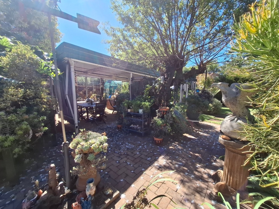 4 Bedroom Property for Sale in Rooihuiskraal North Gauteng
