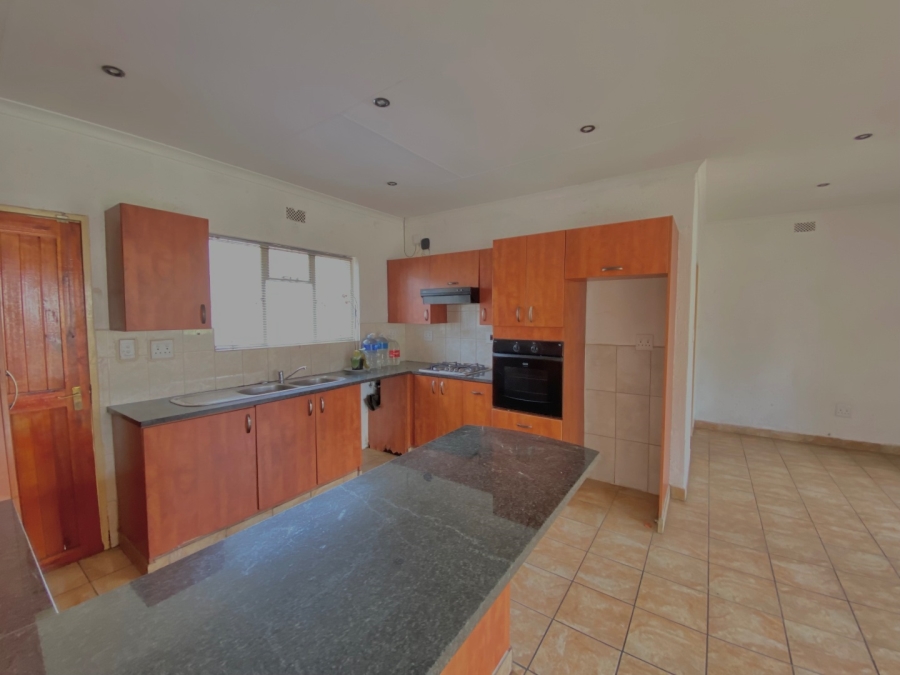 2 Bedroom Property for Sale in Tulisa Park Gauteng