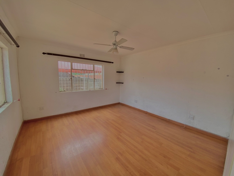 2 Bedroom Property for Sale in Tulisa Park Gauteng