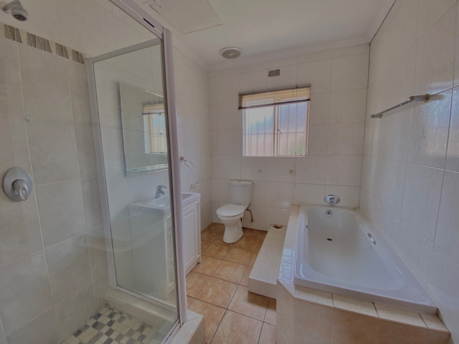 2 Bedroom Property for Sale in Tulisa Park Gauteng