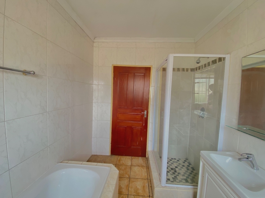 2 Bedroom Property for Sale in Tulisa Park Gauteng