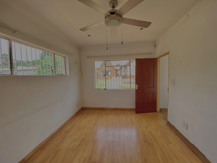 2 Bedroom Property for Sale in Tulisa Park Gauteng