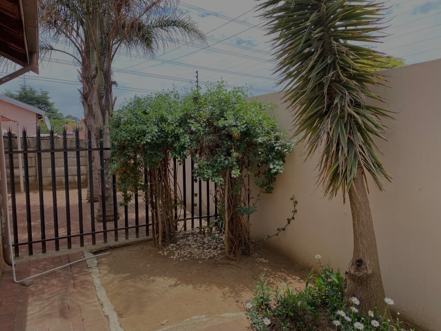 2 Bedroom Property for Sale in Tulisa Park Gauteng