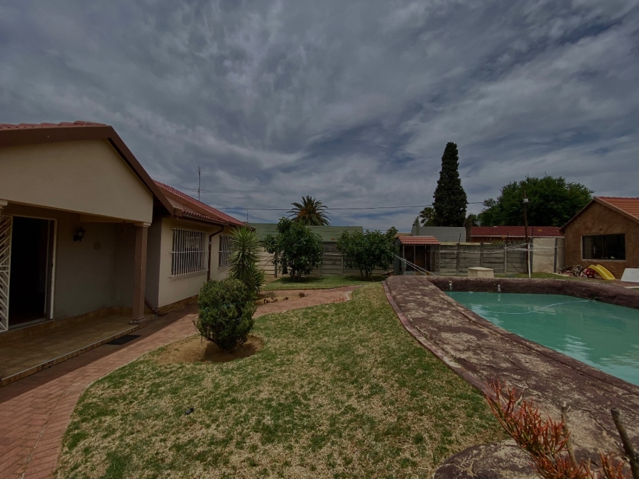 2 Bedroom Property for Sale in Tulisa Park Gauteng