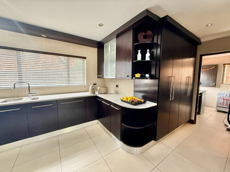 3 Bedroom Property for Sale in Glenvista Gauteng