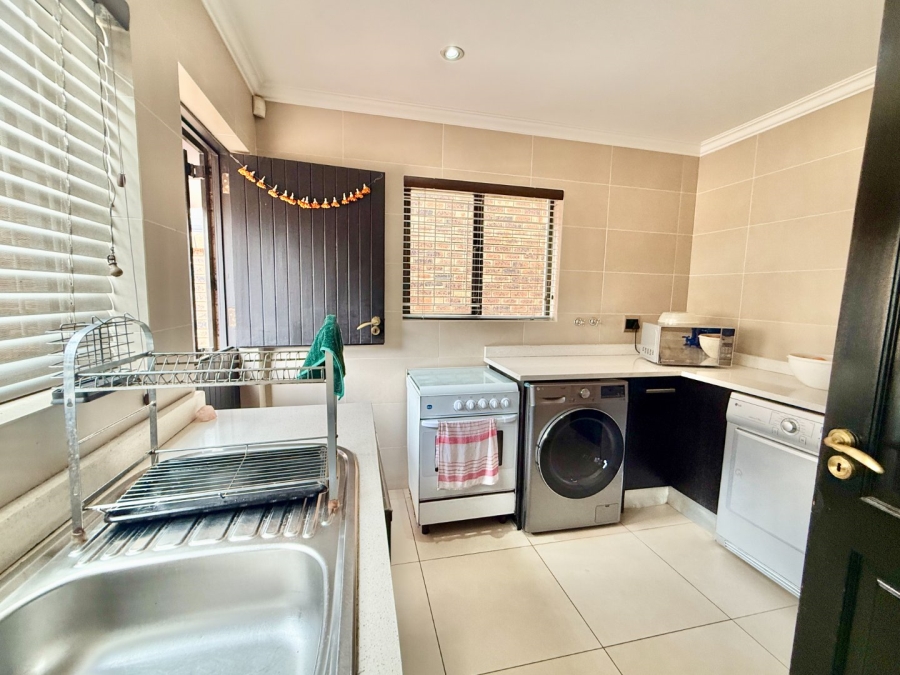 3 Bedroom Property for Sale in Glenvista Gauteng