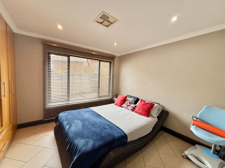 3 Bedroom Property for Sale in Glenvista Gauteng