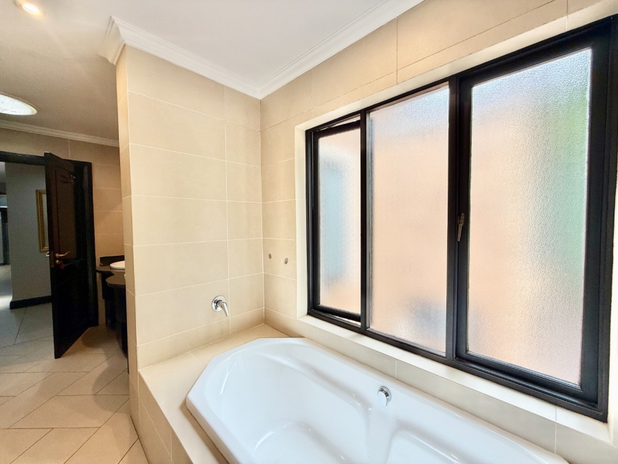 3 Bedroom Property for Sale in Glenvista Gauteng