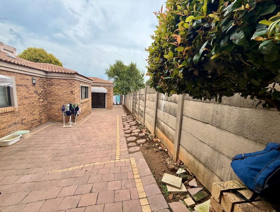 3 Bedroom Property for Sale in Glenvista Gauteng