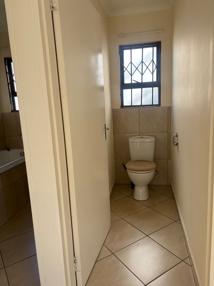 To Let 2 Bedroom Property for Rent in Noordwyk Gauteng