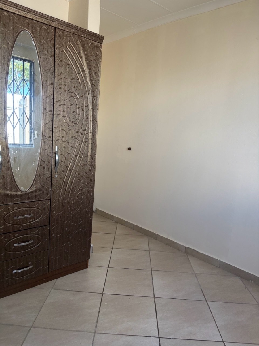 To Let 2 Bedroom Property for Rent in Noordwyk Gauteng