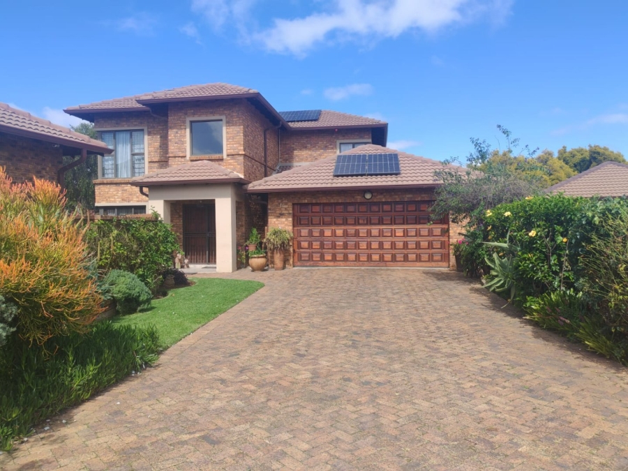  Bedroom Property for Sale in Farrarmere Gauteng