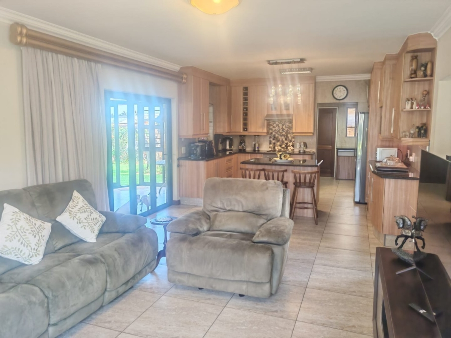  Bedroom Property for Sale in Farrarmere Gauteng