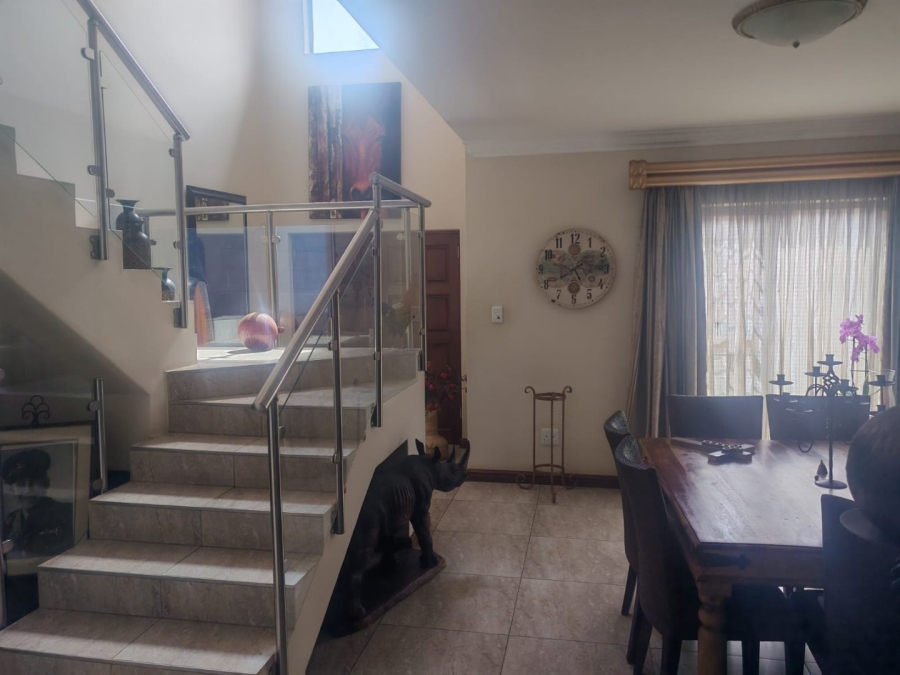 Bedroom Property for Sale in Farrarmere Gauteng