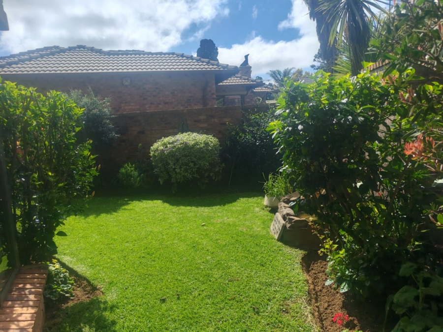  Bedroom Property for Sale in Farrarmere Gauteng