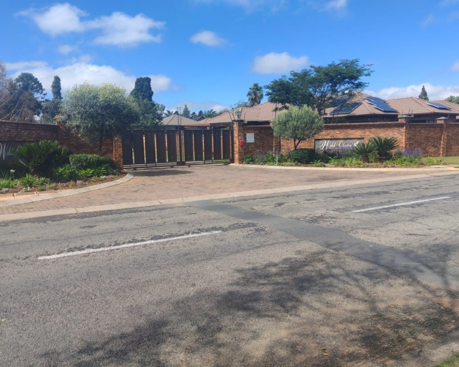  Bedroom Property for Sale in Farrarmere Gauteng