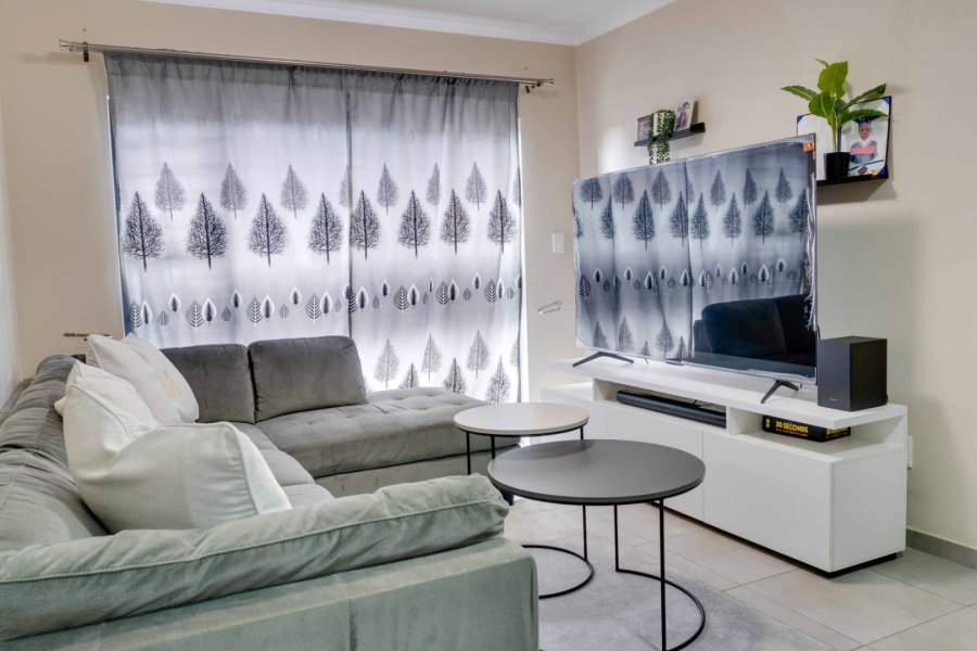 2 Bedroom Property for Sale in Vorna Valley Gauteng