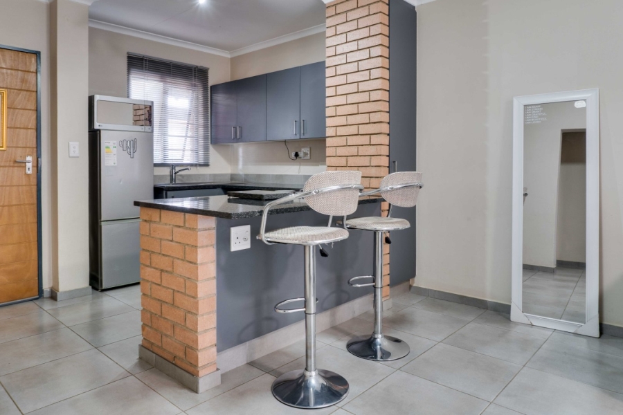 2 Bedroom Property for Sale in Vorna Valley Gauteng