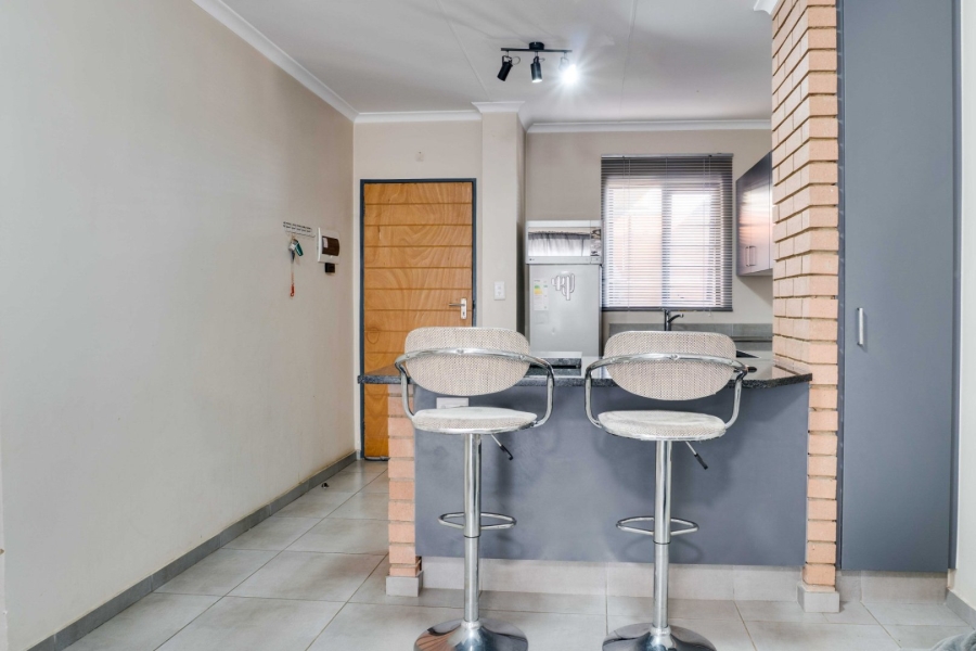 2 Bedroom Property for Sale in Vorna Valley Gauteng