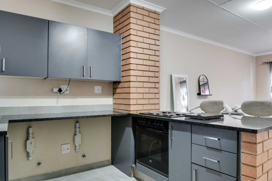 2 Bedroom Property for Sale in Vorna Valley Gauteng