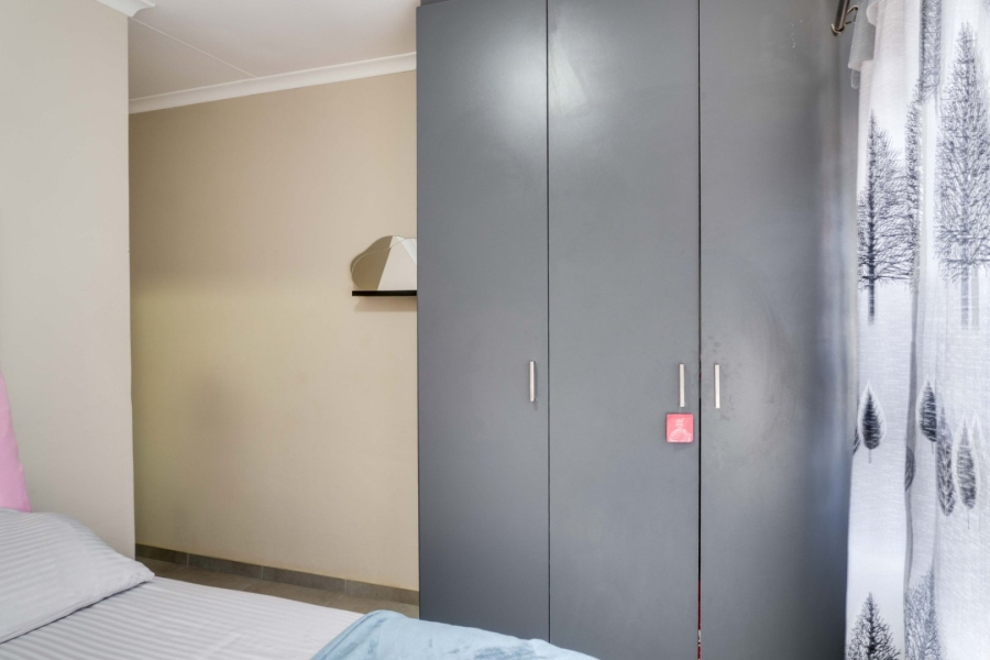 2 Bedroom Property for Sale in Vorna Valley Gauteng