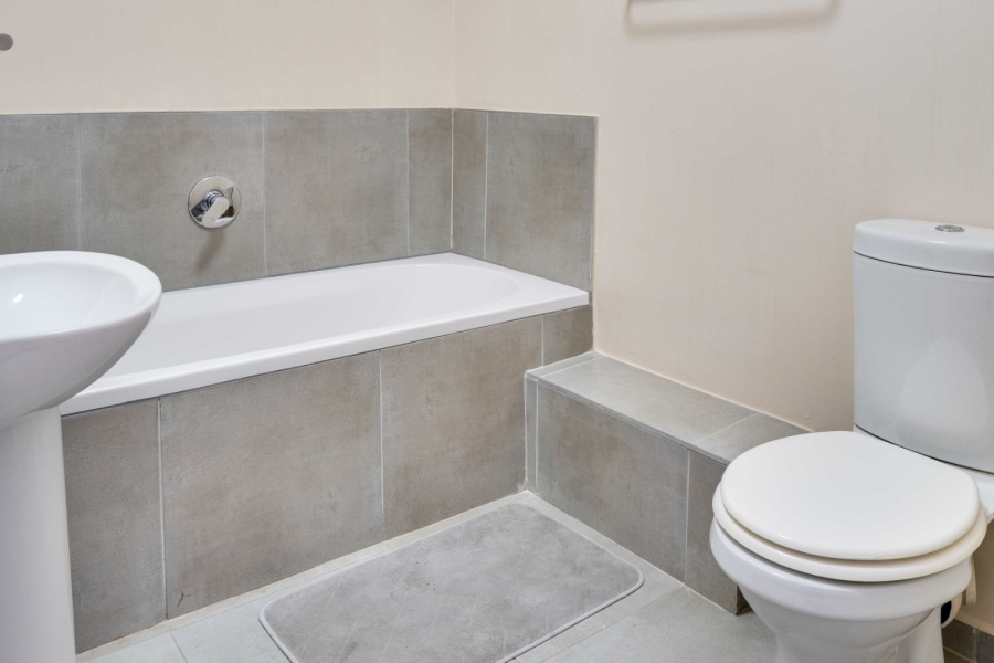 2 Bedroom Property for Sale in Vorna Valley Gauteng