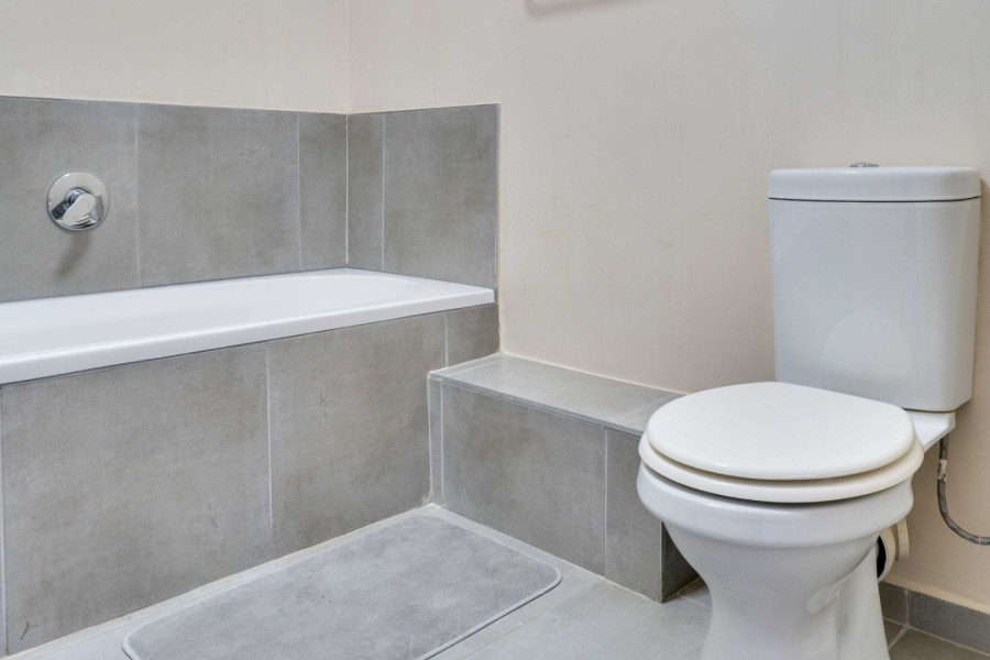 2 Bedroom Property for Sale in Vorna Valley Gauteng