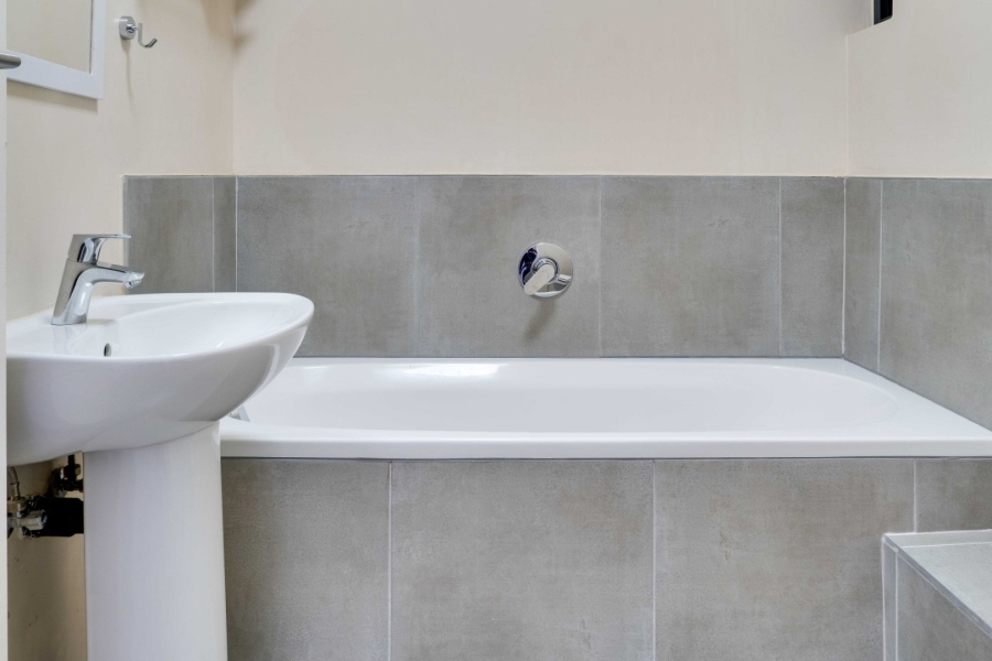 2 Bedroom Property for Sale in Vorna Valley Gauteng